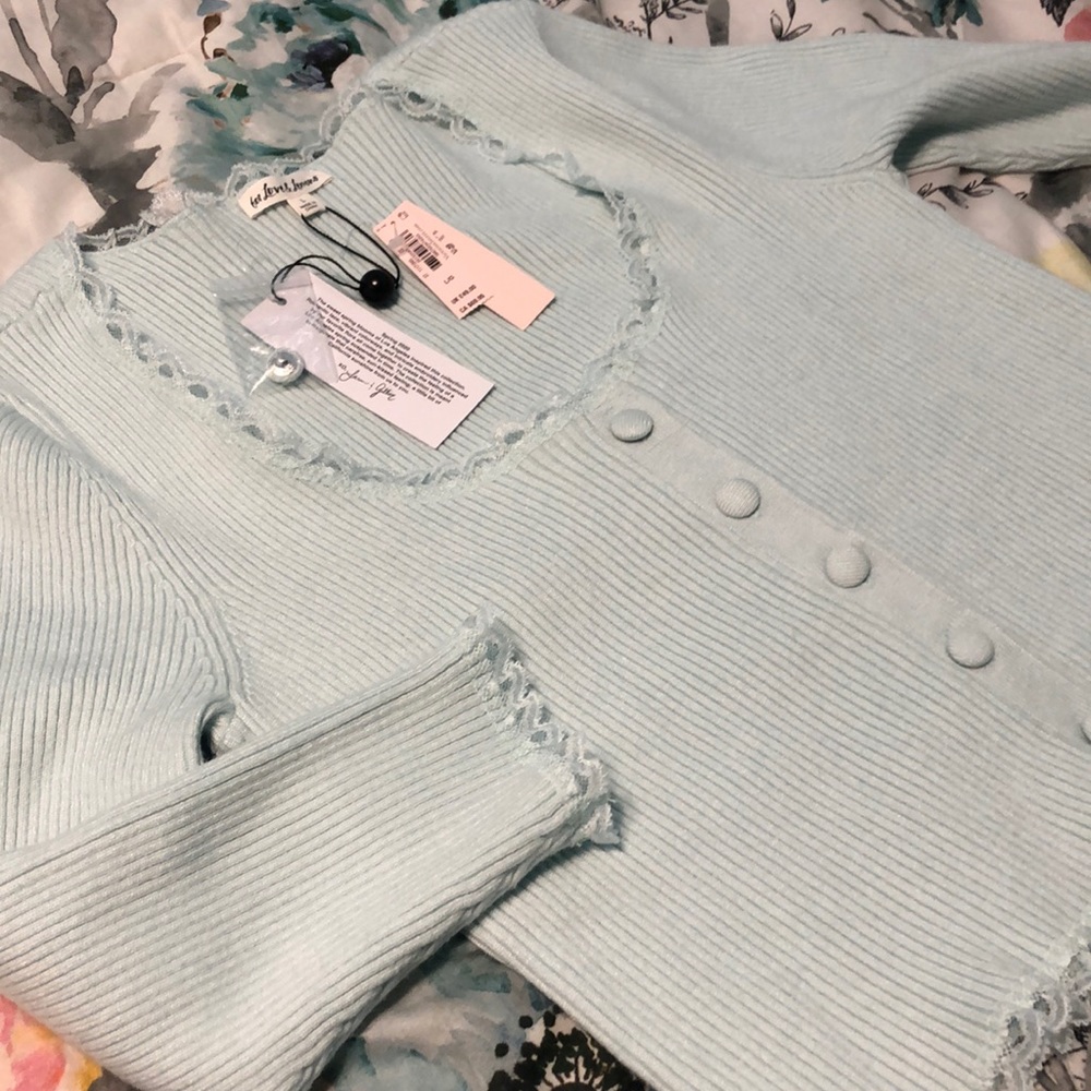 Victoria’s Secret cropped cardigan sz L